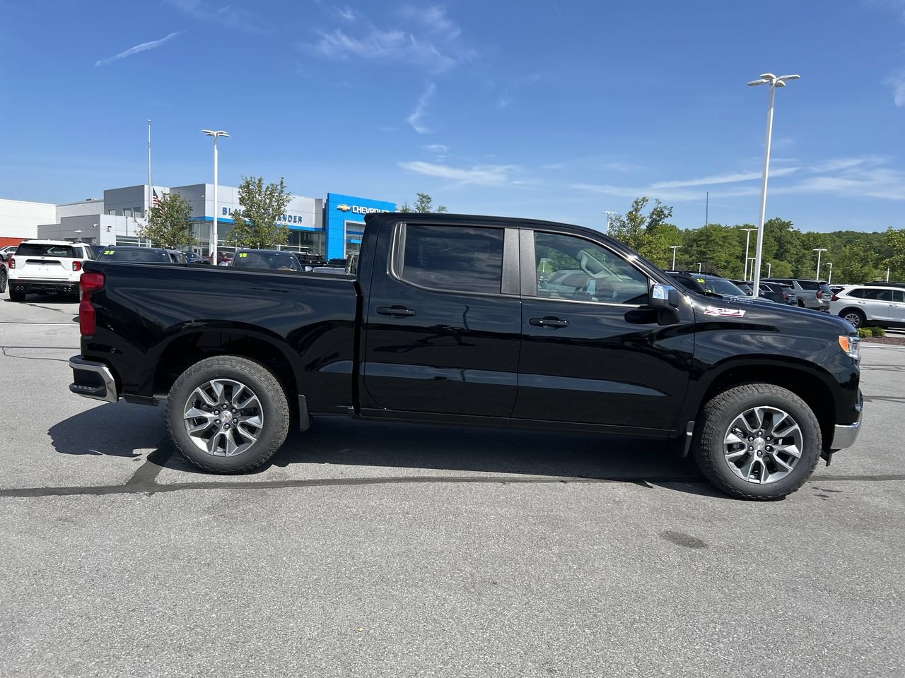 New 2026 Chevrolet Silverado 1500 LT w/ Z71 Off-Road Package AWD/4WD image 8