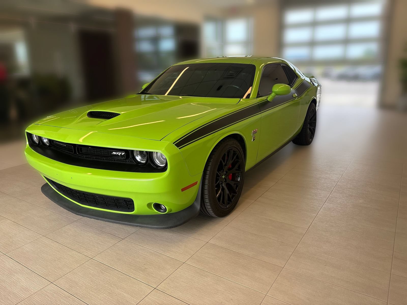 Used 2015 Dodge Challenger SRT w/ Technology Group RWD image 4
