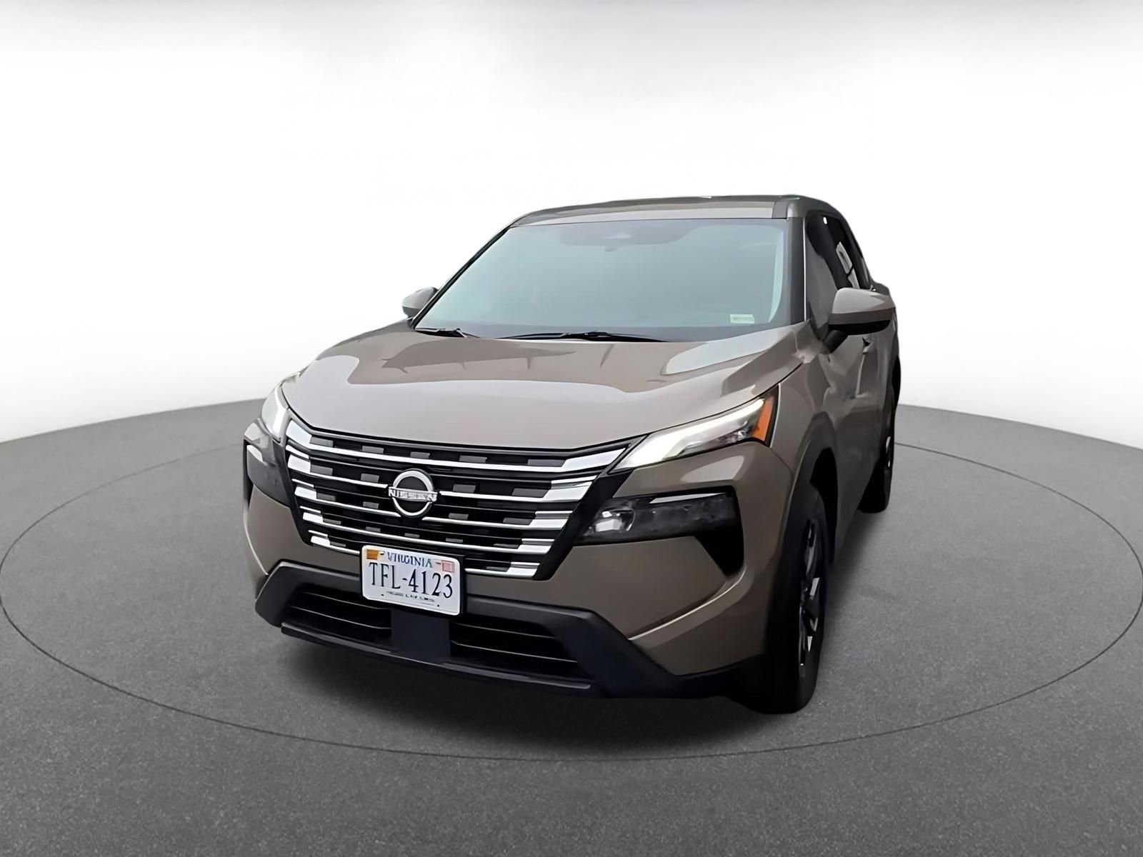 Used 2025 Nissan Rogue SV AWD/4WD image 6