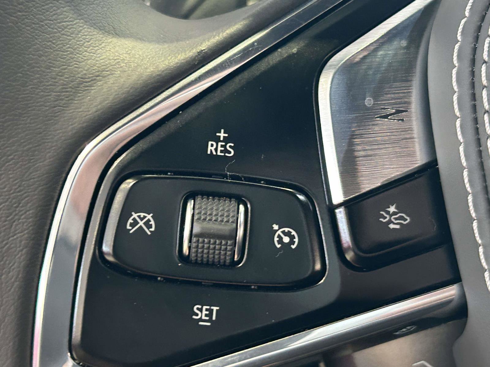 Used 2025 Chevrolet Corvette Stingray Premium Cpe w/ 3LT image 18