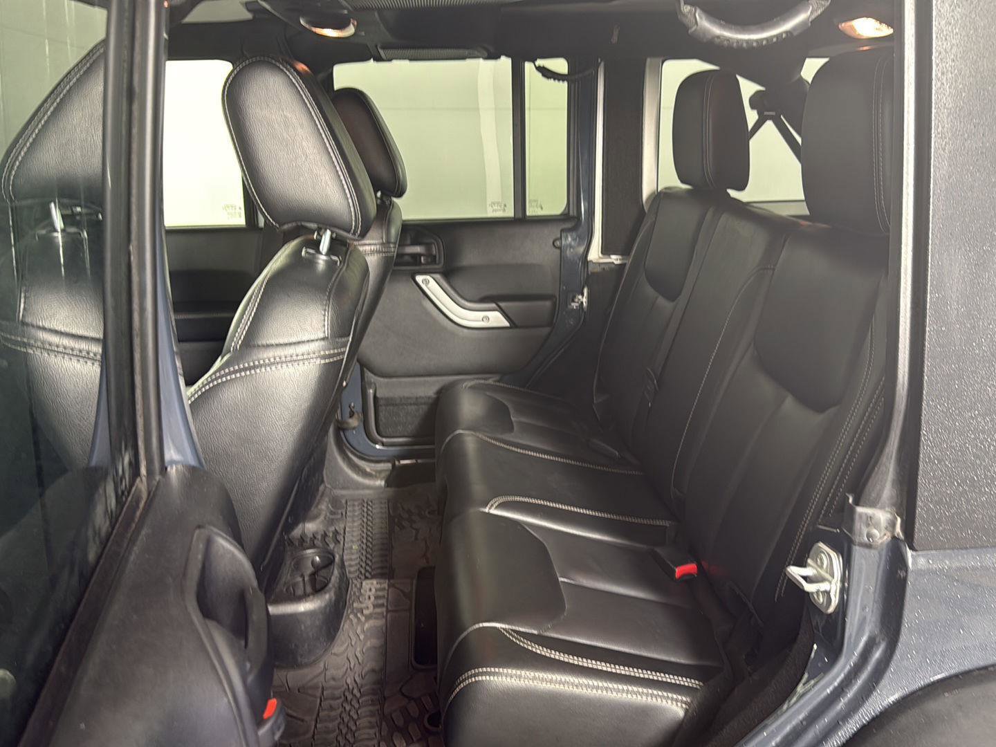 Used 2017 Jeep Wrangler Unlimited Rubicon AWD/4WD image 8