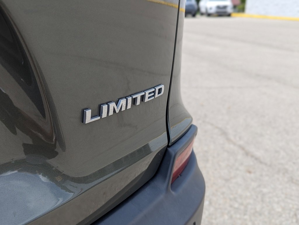 Used 2019 Jeep Cherokee Limited image 12