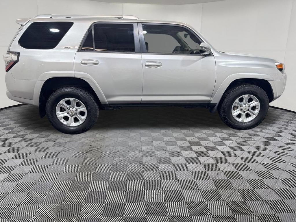Used 2018 Toyota 4Runner SR5 Premium AWD/4WD image 7
