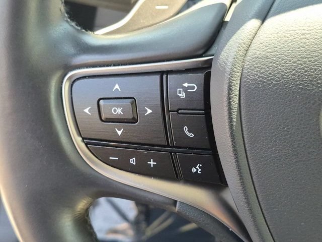 Used 2025 Lexus ES 300h w/ Premium Package FWD image 18
