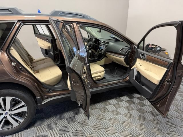 Used 2019 Subaru Outback 3.6R Limited AWD/4WD image 23