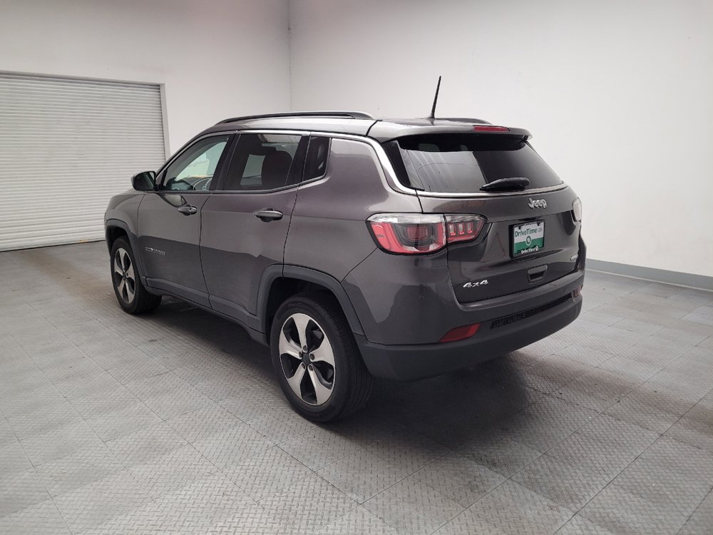 Used 2017 Jeep Compass Latitude w/ Safe & Security Group AWD/4WD image 5