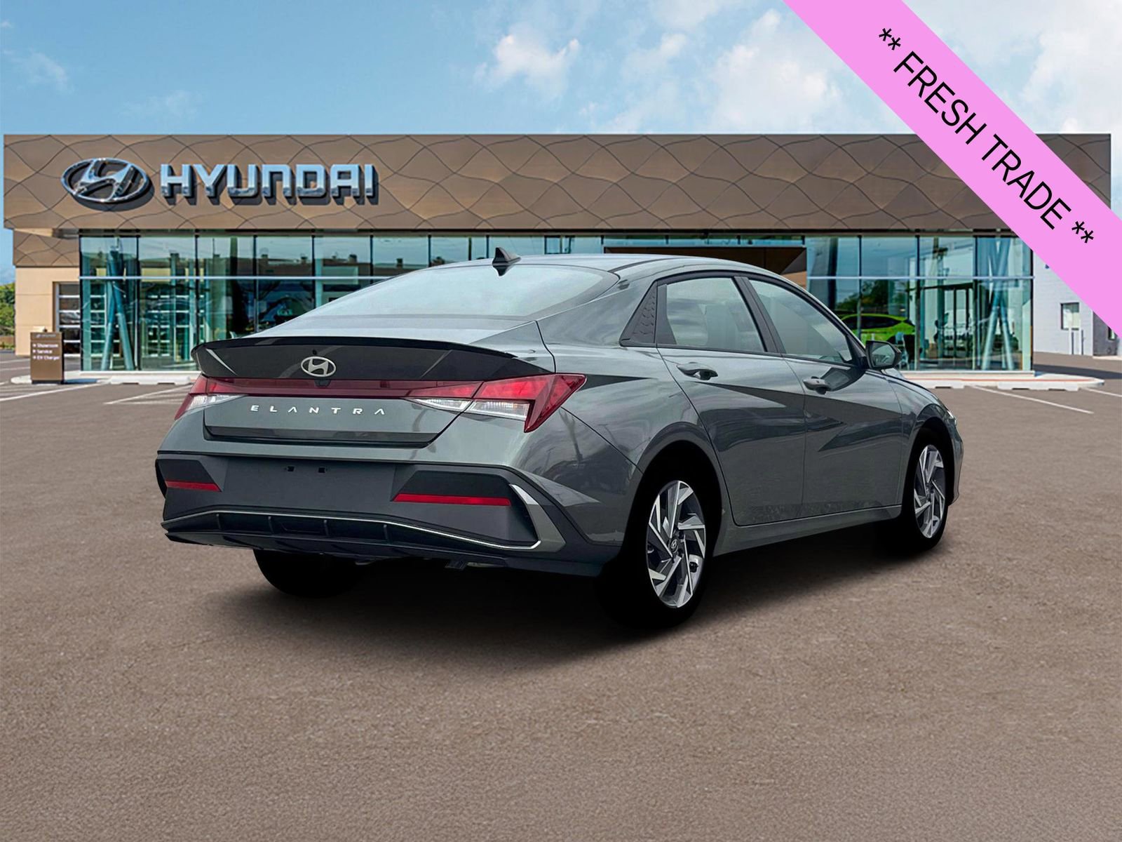 Used 2025 Hyundai Elantra Sport image 8
