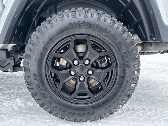 Used 2022 Jeep Gladiator Willys image 26
