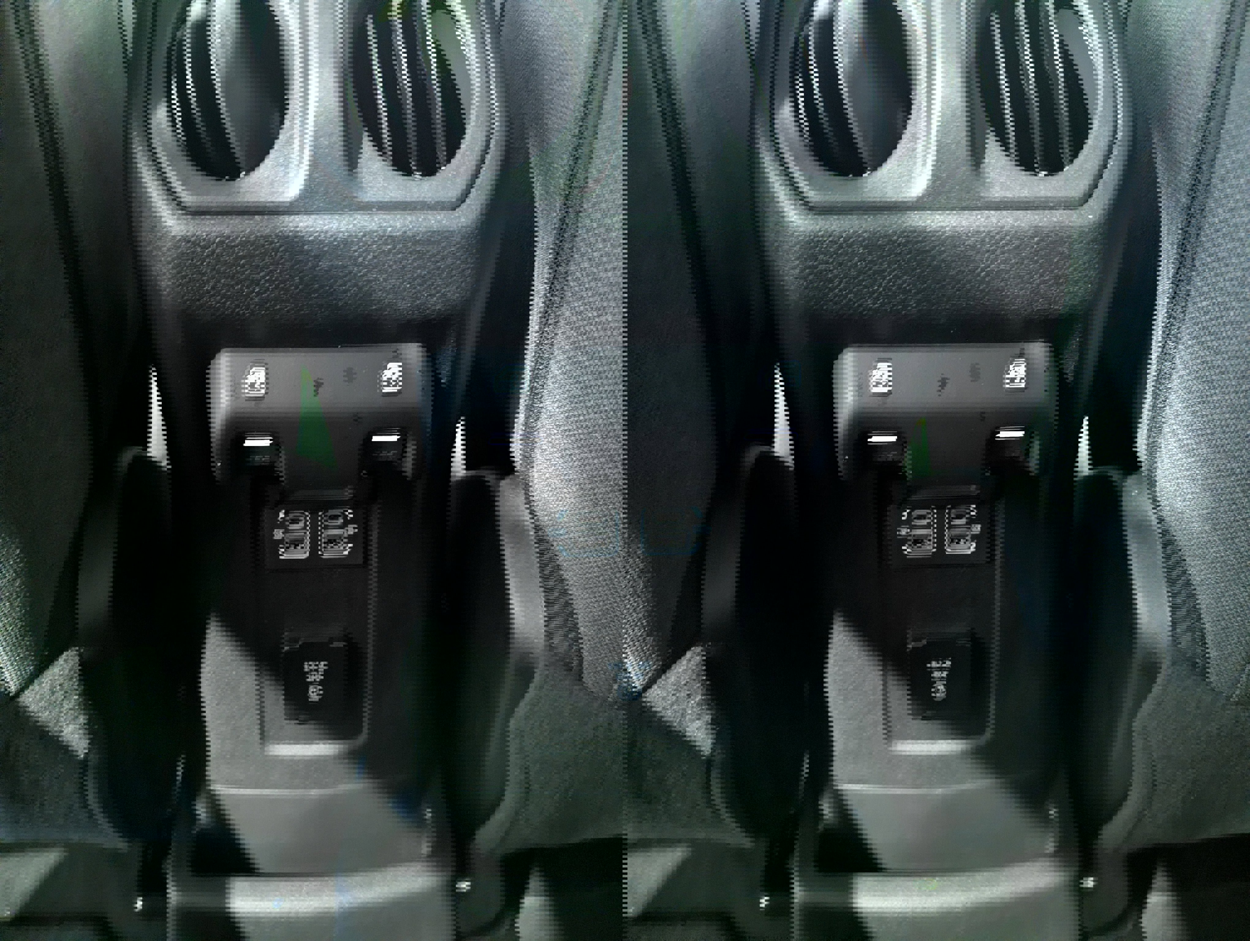 Used 2025 Jeep Wrangler Unlimited Sahara image 13