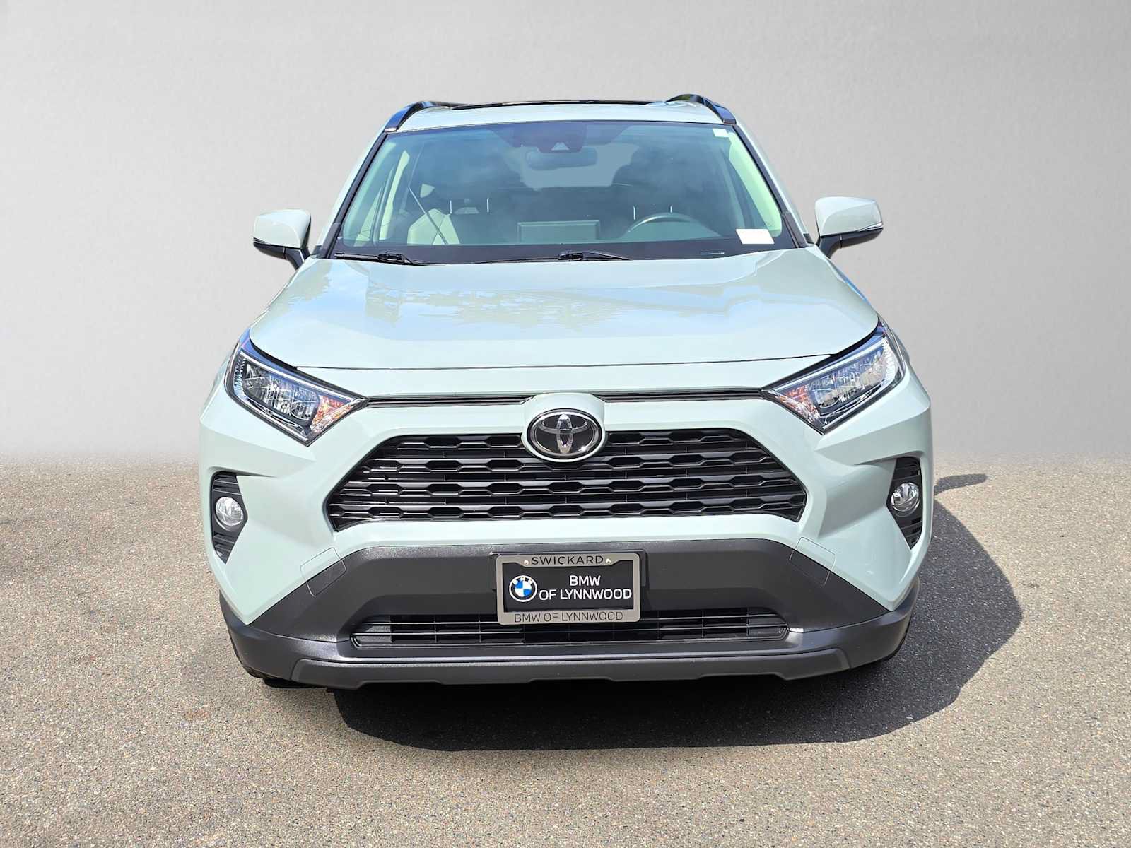 Used 2021 Toyota RAV4 XLE Premium AWD/4WD image 8