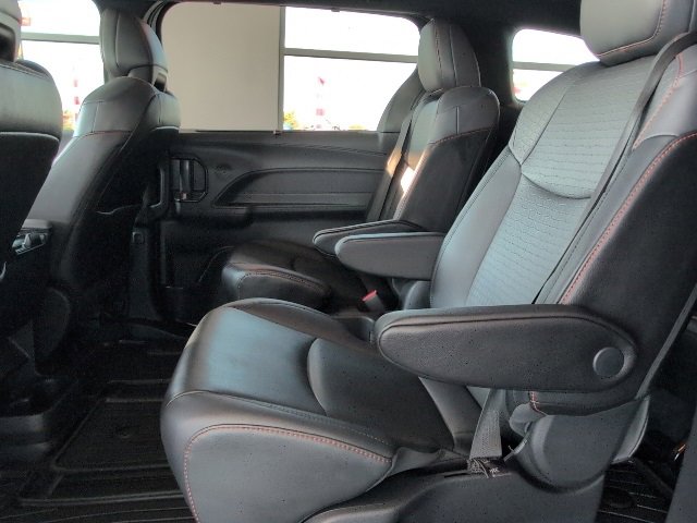 Certified 2022 Toyota Sienna XSE image 21