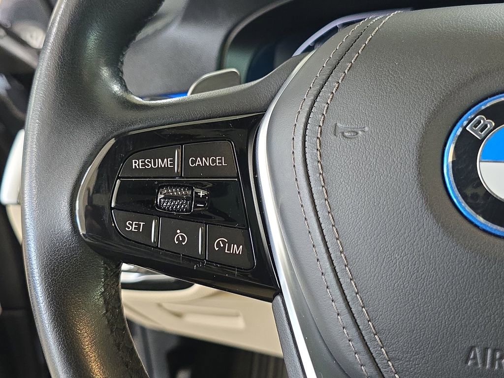 Certified 2022 BMW 530e w/ Convenience Package image 17