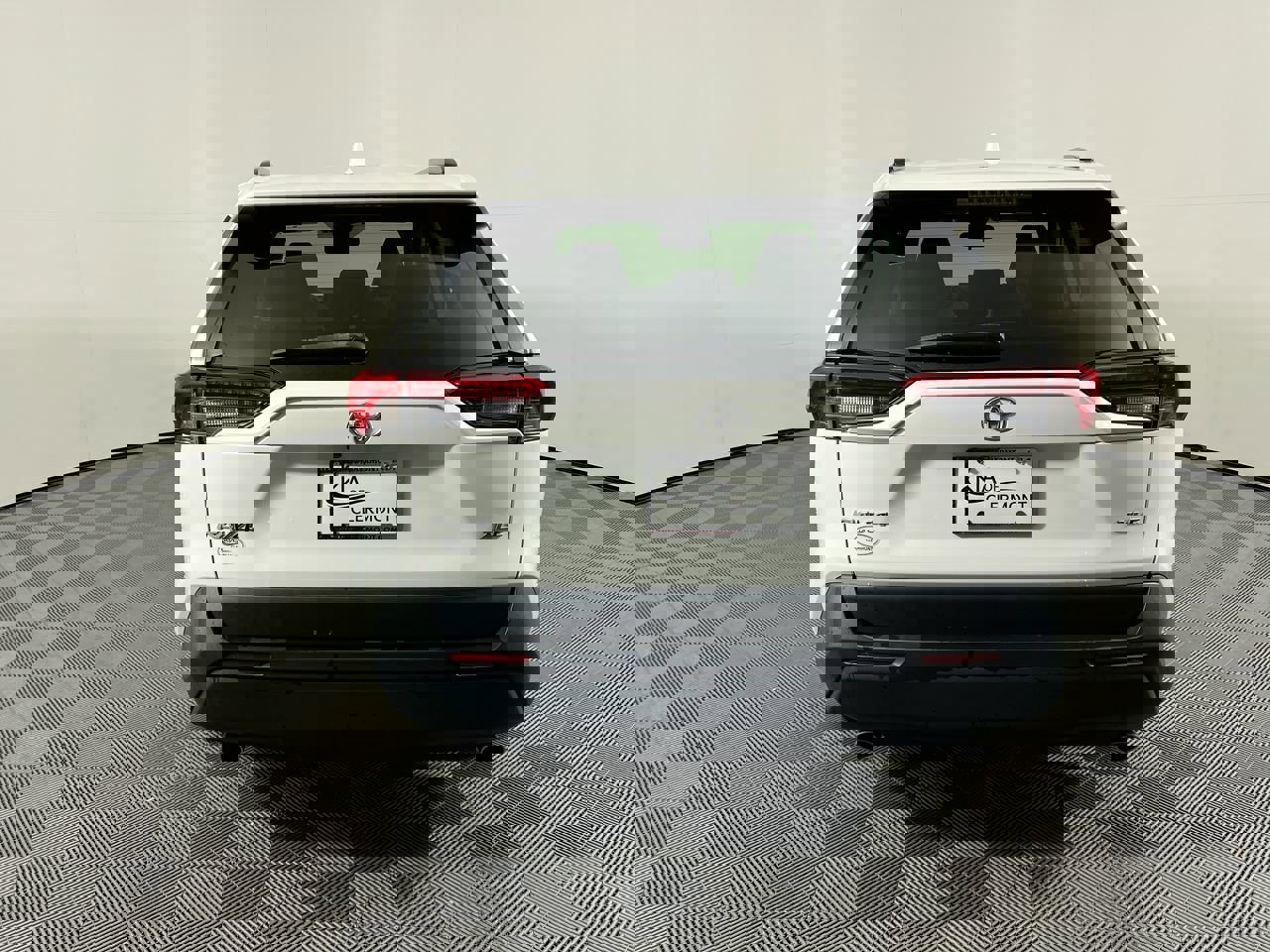 Used 2019 Toyota RAV4 XLE Premium image 4