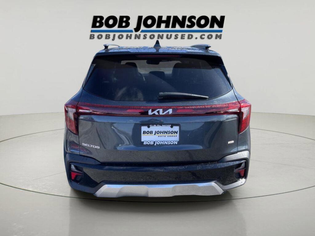 Used 2024 Kia Seltos EX AWD/4WD image 4