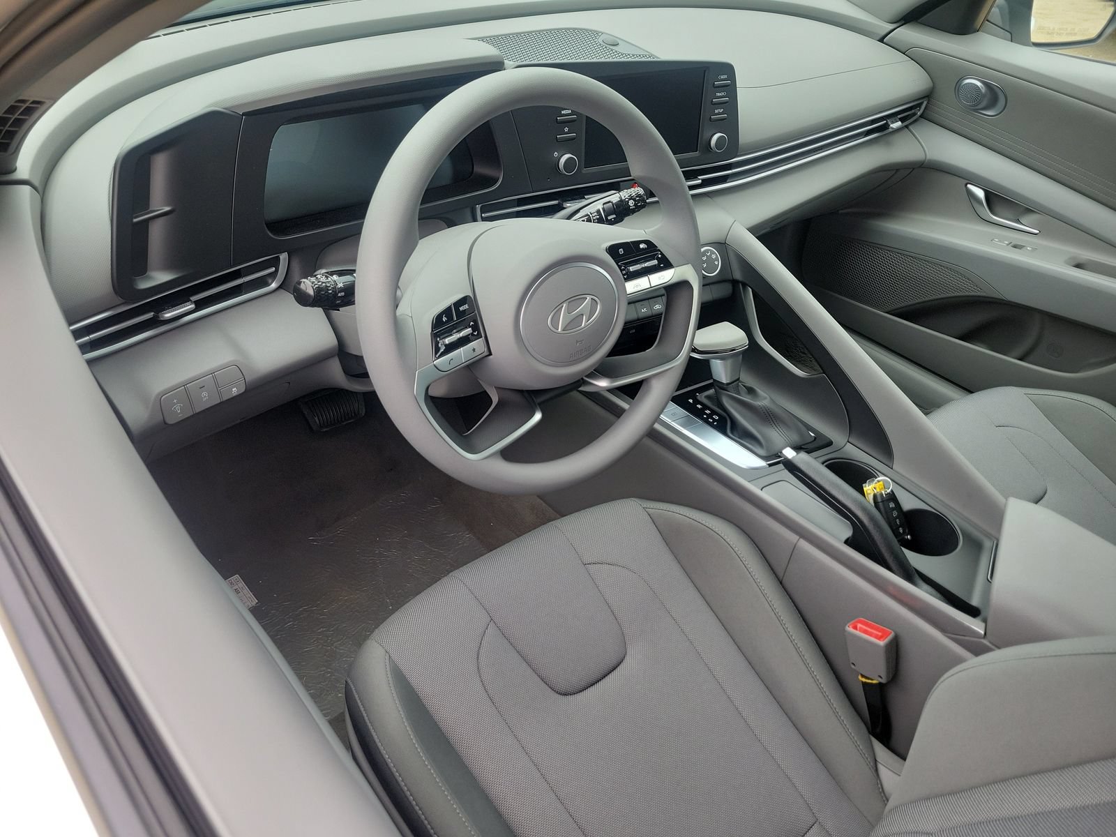 New 2026 Hyundai Elantra SE FWD image 6