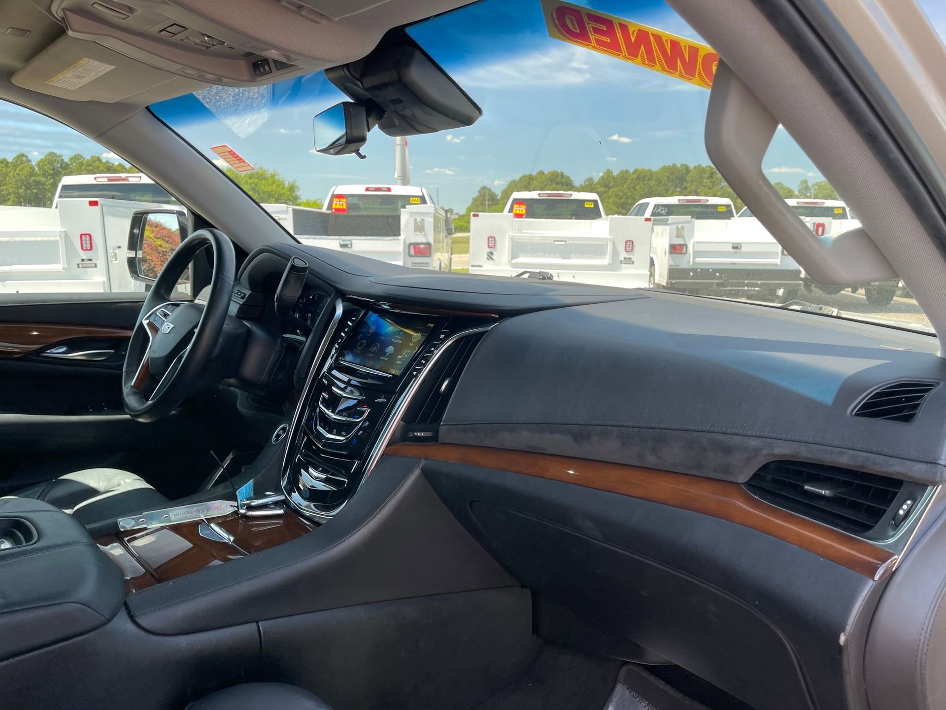 Used 2018 Cadillac Escalade Premium Luxury w/ LPO, Radiant Package image 29