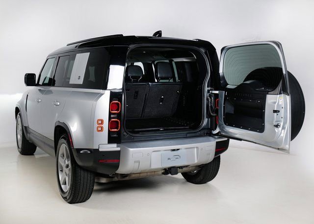 Used 2020 Land Rover Defender 110 SE image 30