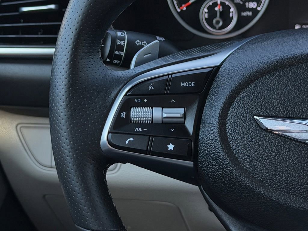 Used 2023 Genesis G70 2.0T image 19