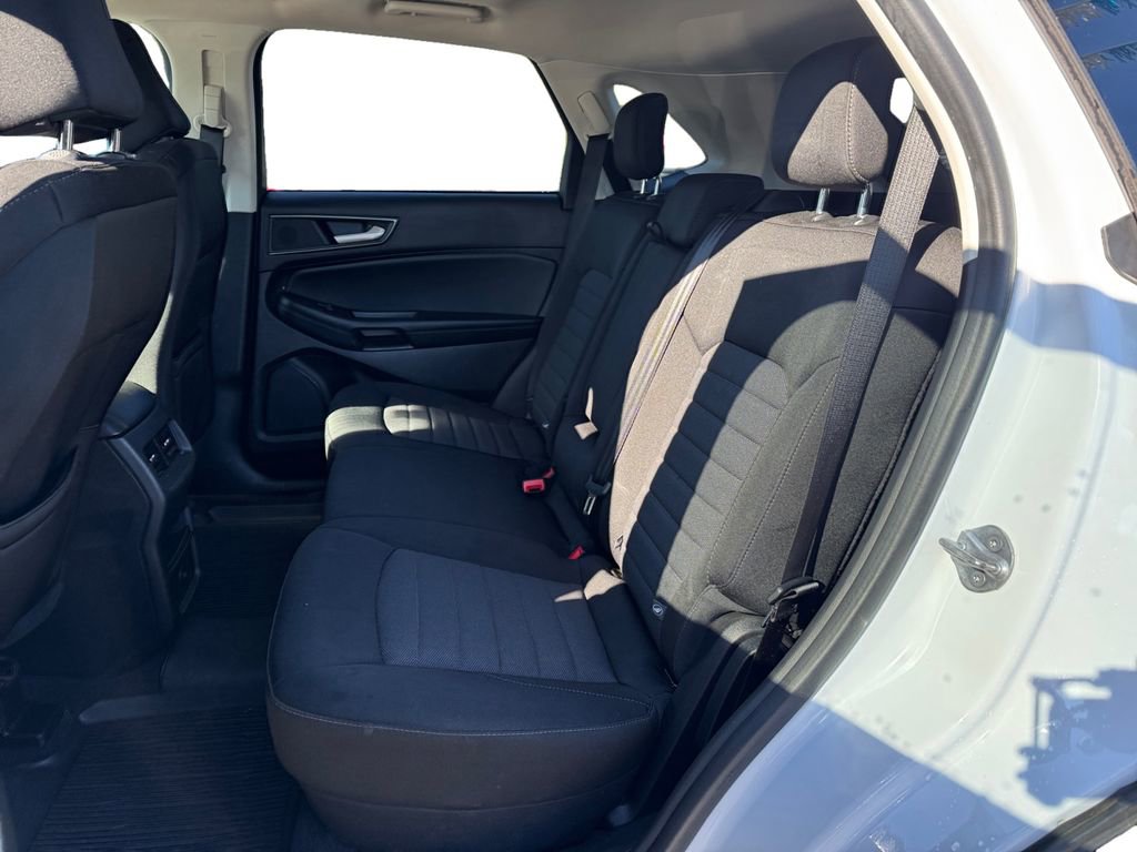 Certified 2024 Ford Edge SE w/ Black Appearance Package image 18