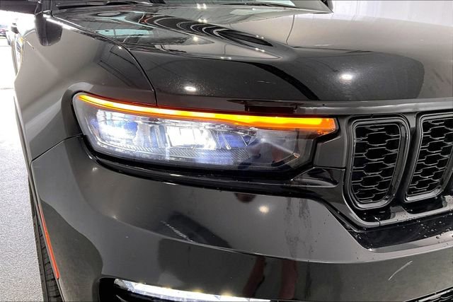 Used 2024 Jeep Grand Cherokee Limited w/ Luxury Tech Group II image 33