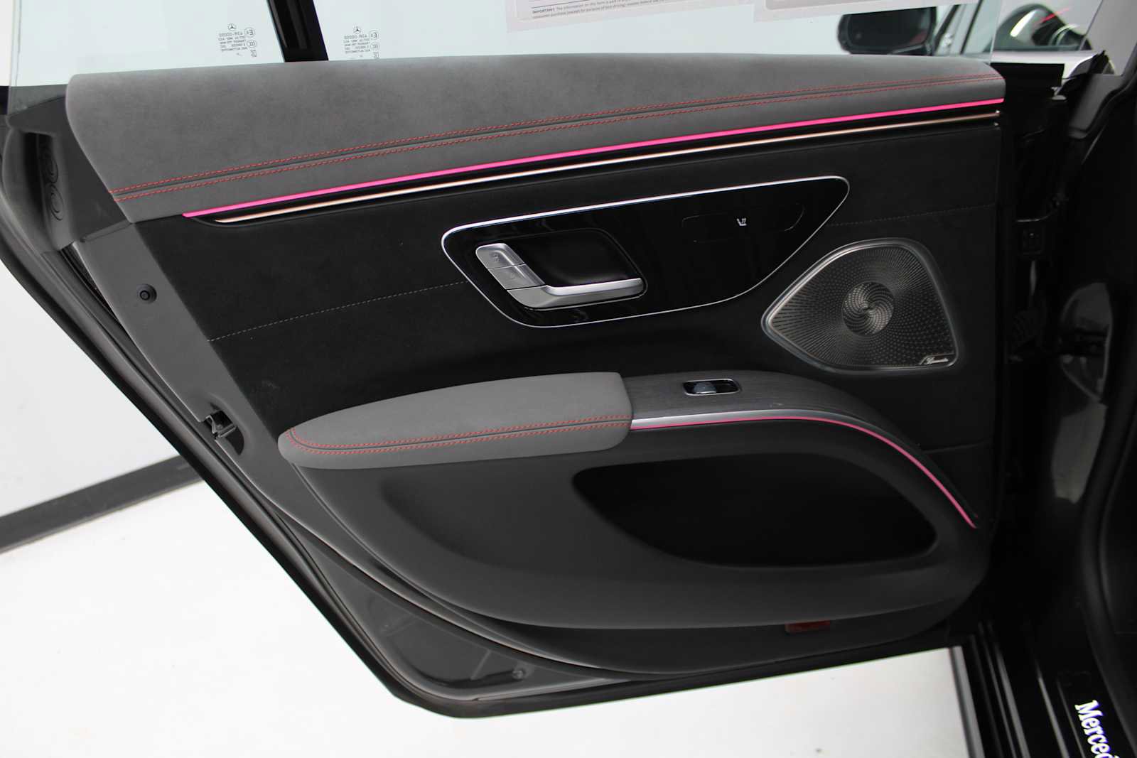 Used 2022 Mercedes-Benz EQS 580 EQS 580 image 36