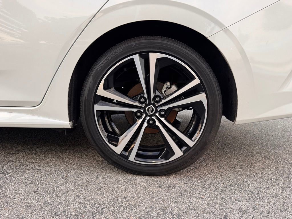 Certified 2022 Nissan Sentra SR w/ SR Premium Package image 10