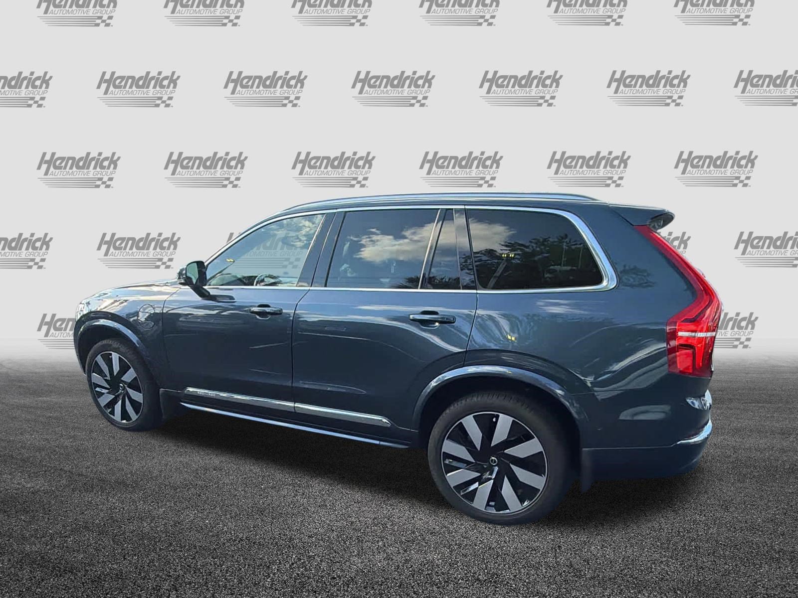 Used 2024 Volvo XC90 T8 Plus w/ Protection Package Premier AWD/4WD image 8