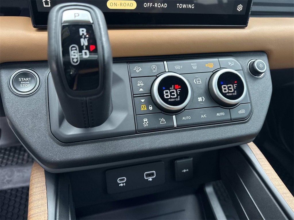 Used 2023 Land Rover Defender 110 X image 24