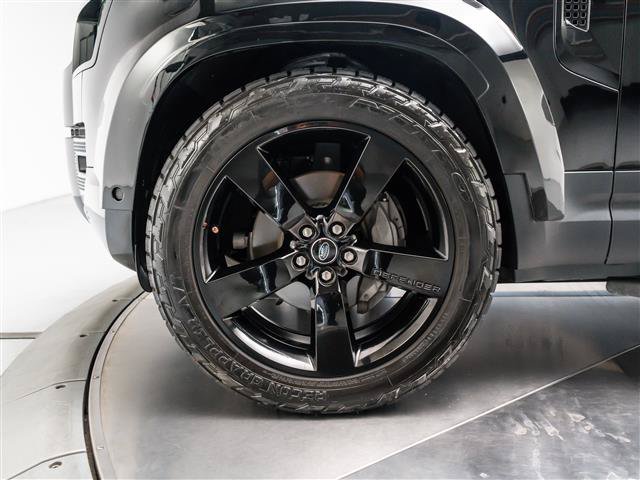 Used 2025 Land Rover Defender 110 S AWD/4WD image 11