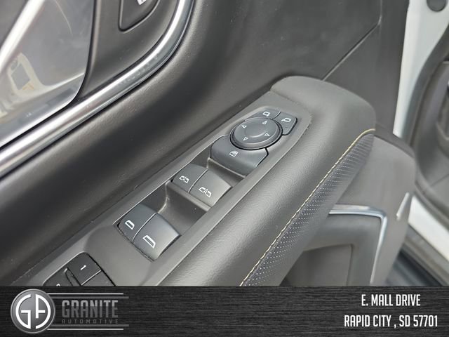 Used 2024 GMC Yukon XL SLT image 11