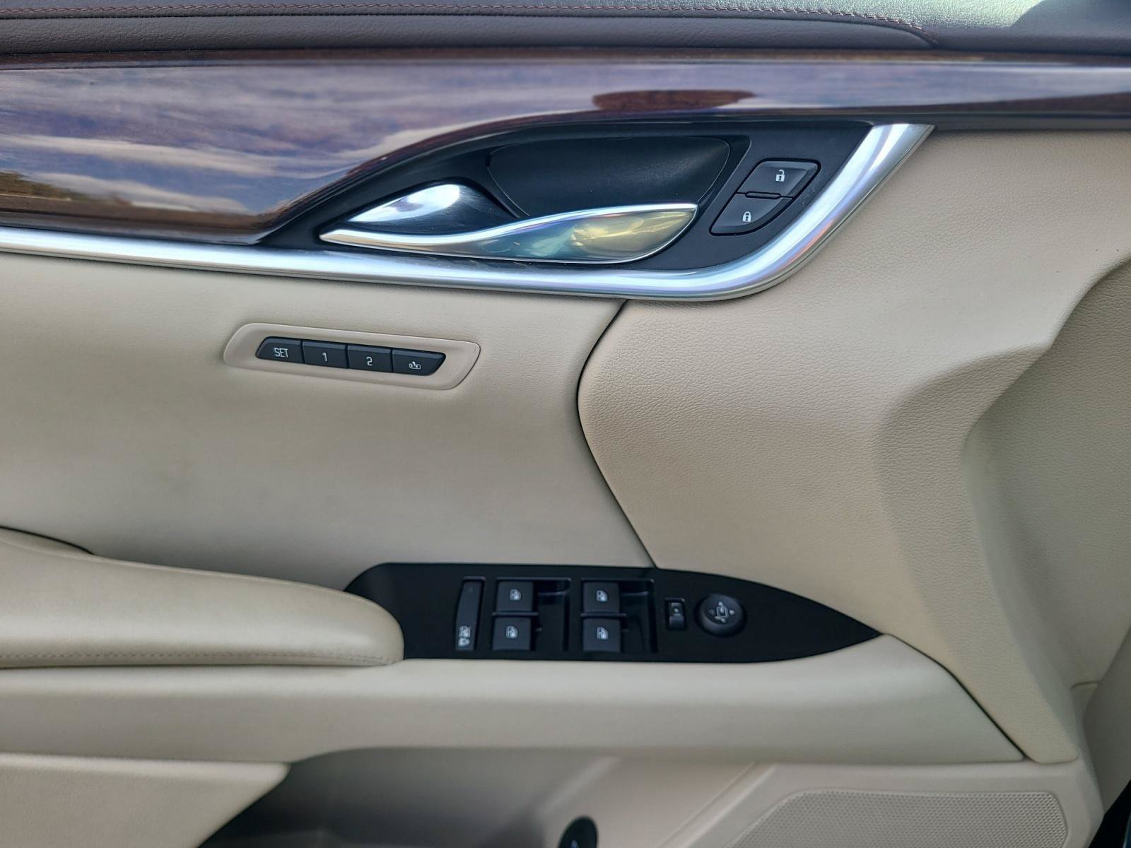 Used 2016 Cadillac XTS Luxury w/ Driver Awareness Package FWD image 10