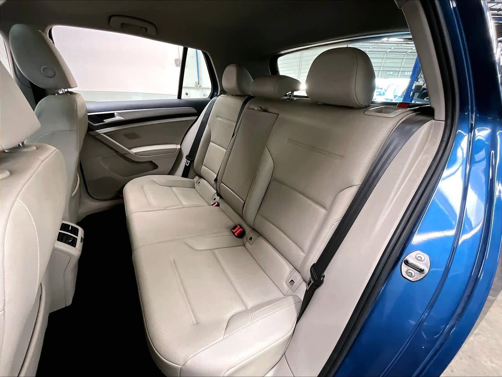 Used 2016 Volkswagen Golf SE FWD image 28