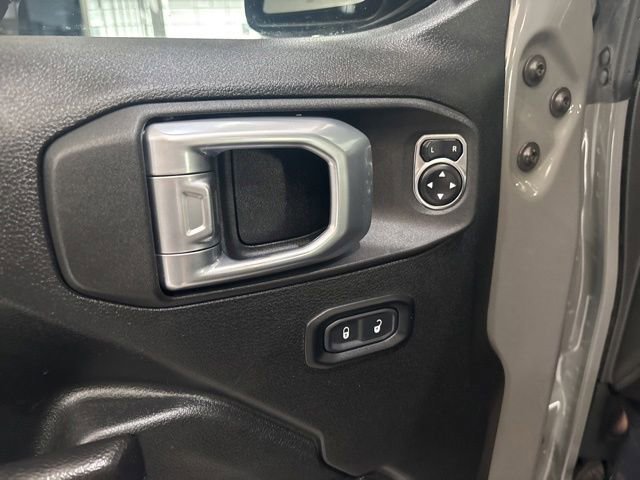 Used 2022 Jeep Gladiator Rubicon AWD/4WD image 13