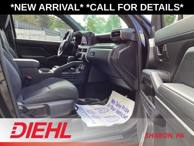 Used 2025 Toyota Tacoma SR AWD/4WD image 12