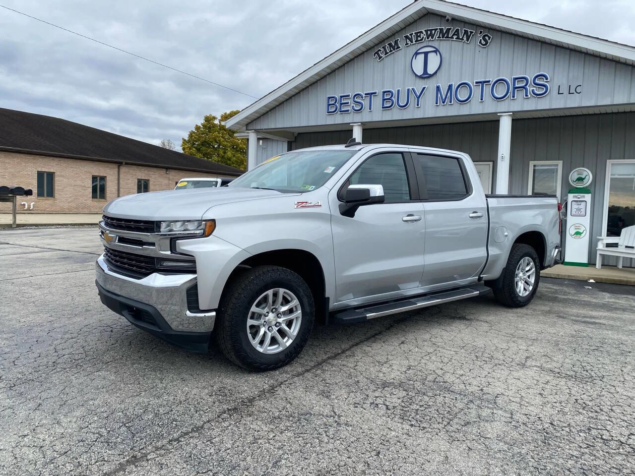 Used 2019 Chevrolet Silverado 1500 LT w/ All-Star Edition image 2