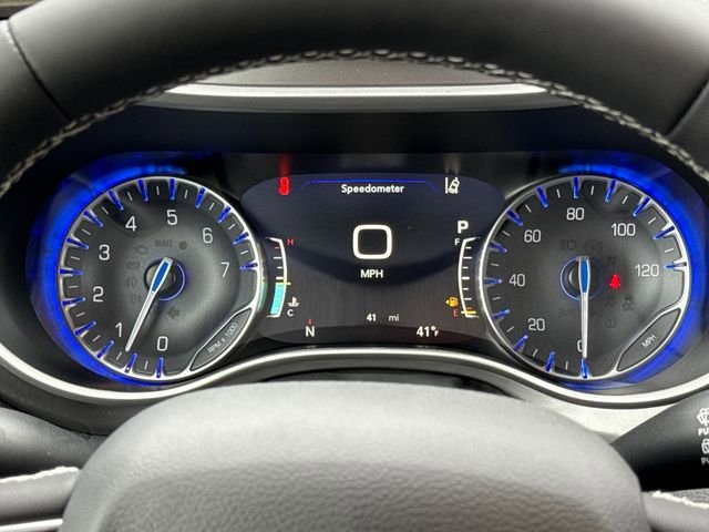 New 2026 Chrysler Pacifica Select AWD/4WD image 15