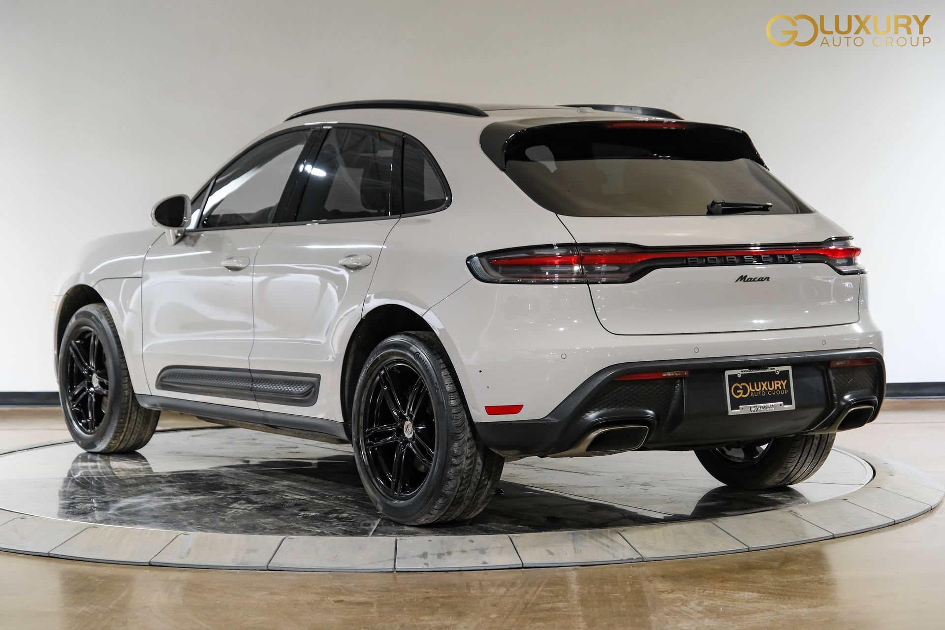 Used 2023 Porsche Macan AWD/4WD image 12
