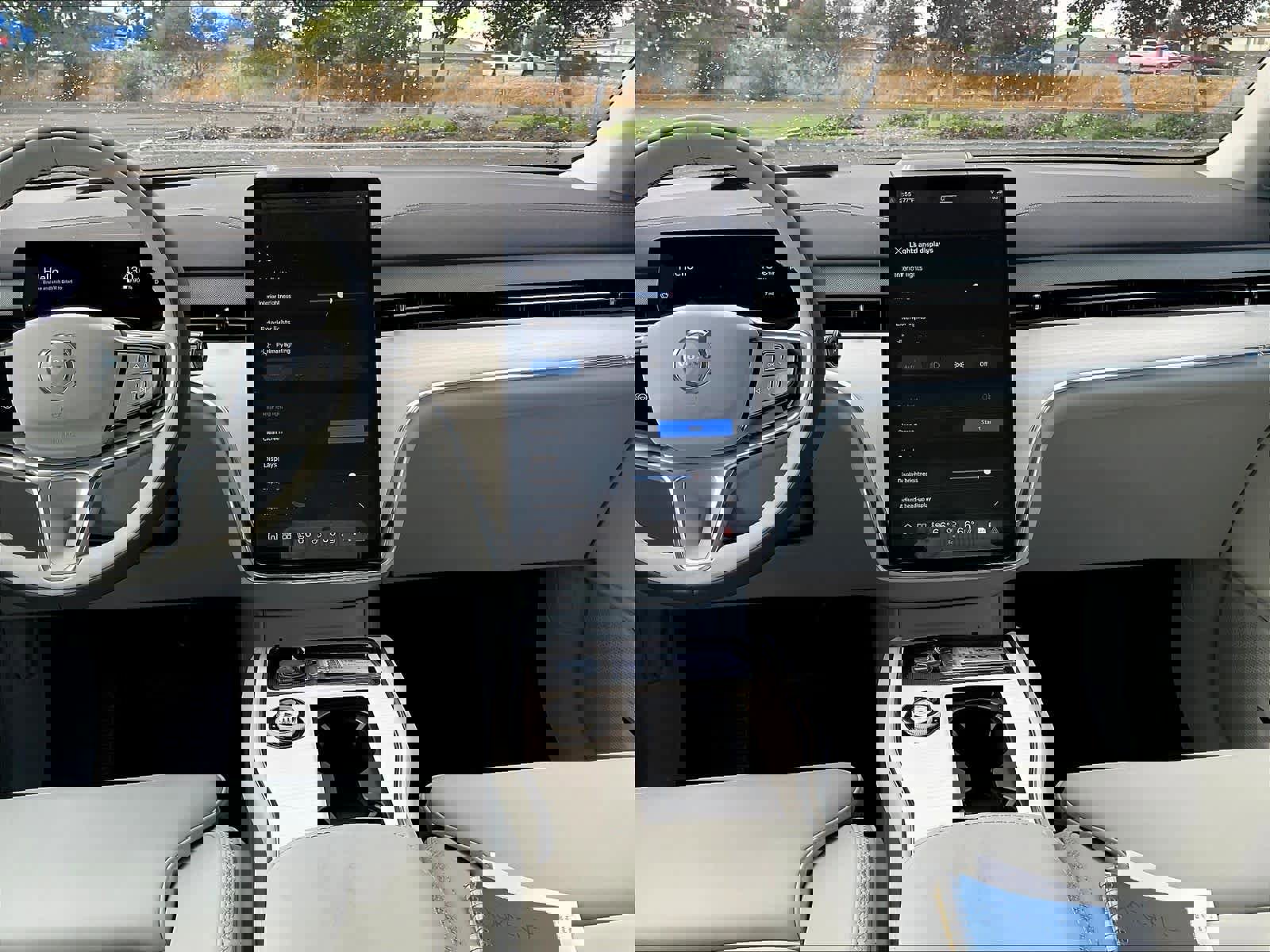 New 2025 Volvo EX90 Plus image 9