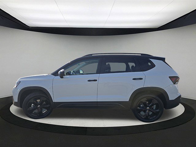 New 2025 Volkswagen Taos SE image 4