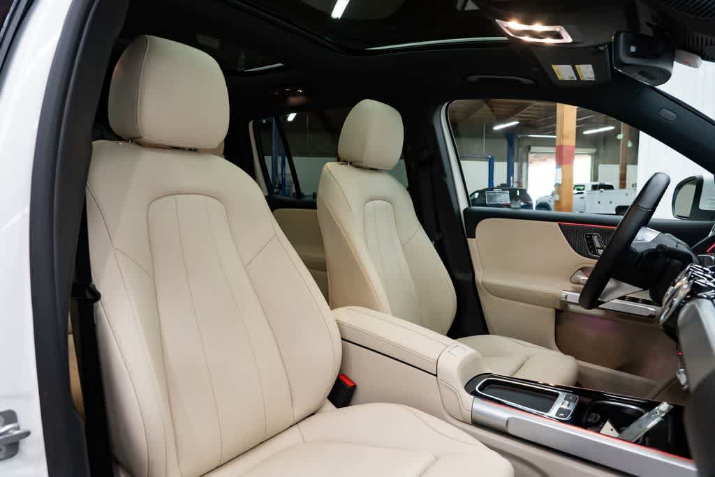 Used 2024 Mercedes-Benz EQB 300 4MATIC image 29