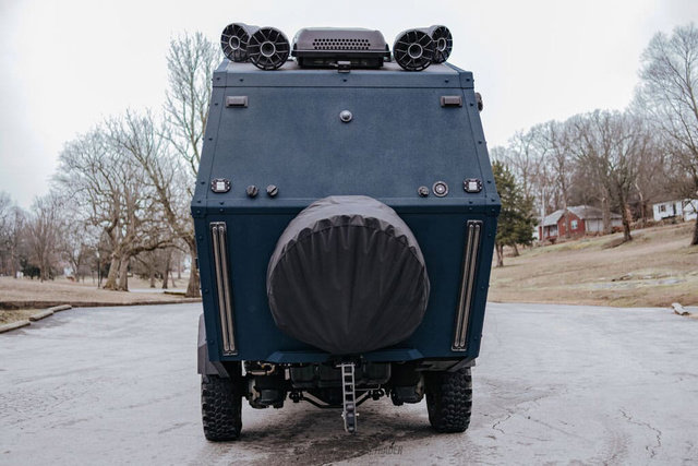 Used 2022 Ford F550 4x4 Crew Cab Super Duty w/ Power Equipment Group image 7