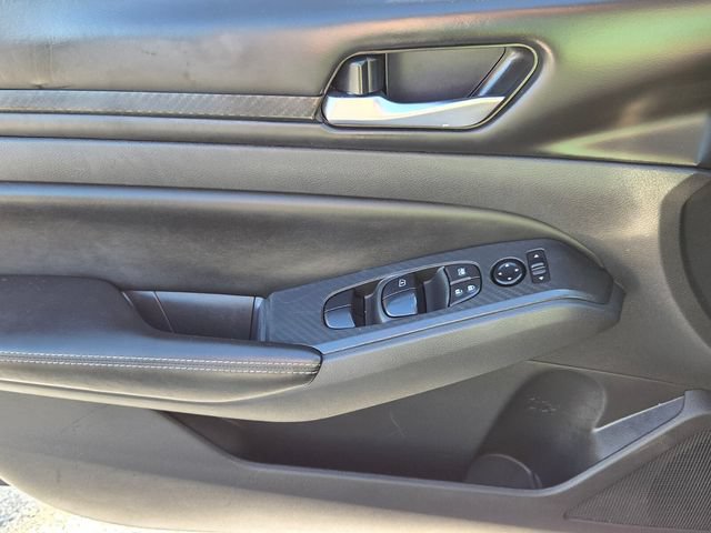 Used 2024 Nissan Altima 2.5 SV FWD image 23