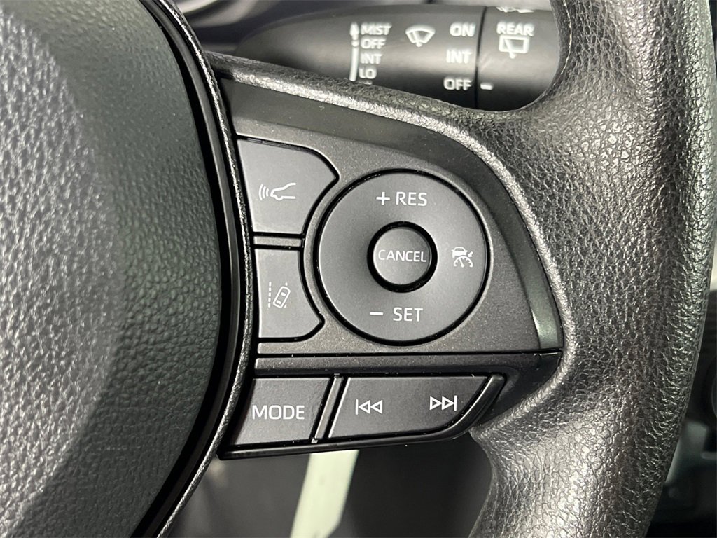 Used 2022 Toyota RAV4 LE image 24