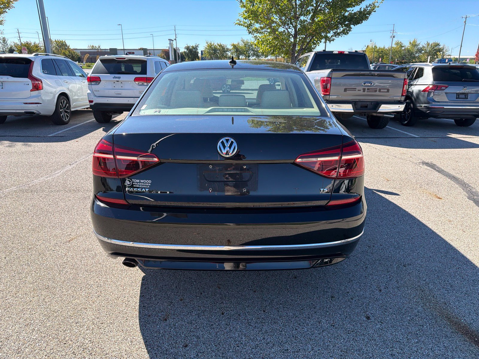 Used 2018 Volkswagen Passat 2.0T R-Line FWD image 11