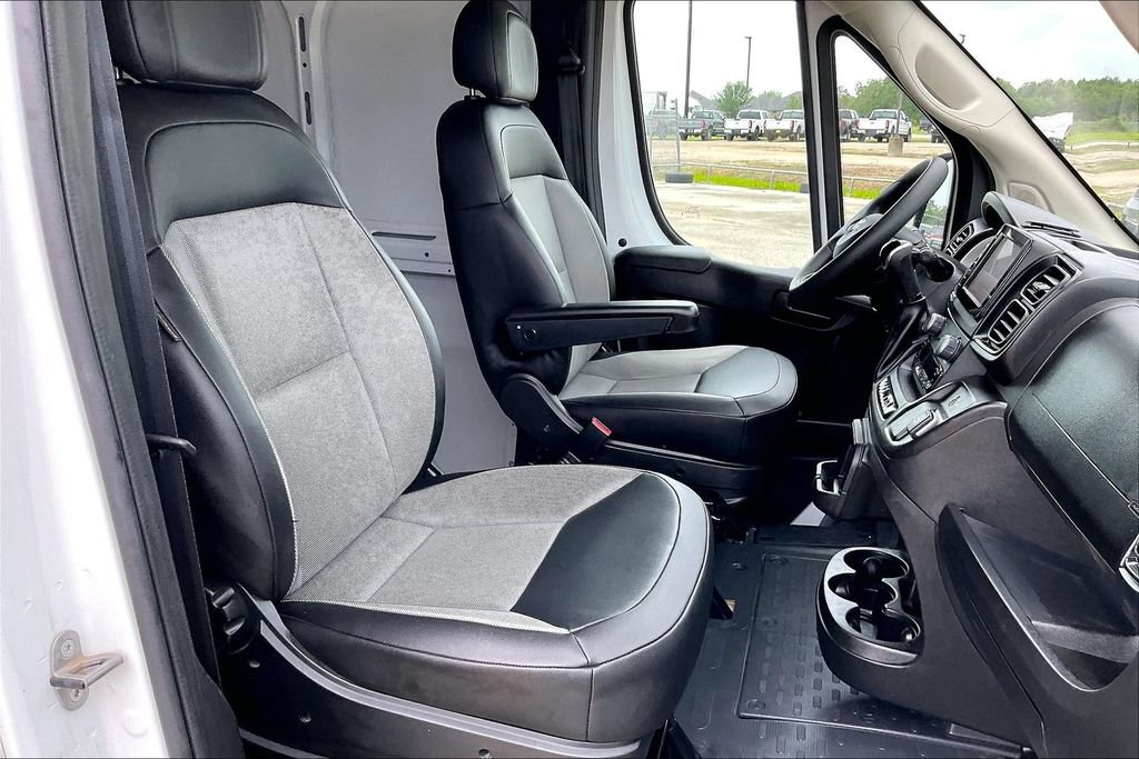 Used 2025 RAM ProMaster 2500 w/ Convenience Group FWD image 26