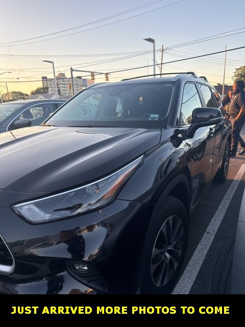 Used 2023 Toyota Highlander XLE