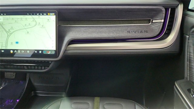 Used 2025 Rivian R1S Adventure image 41