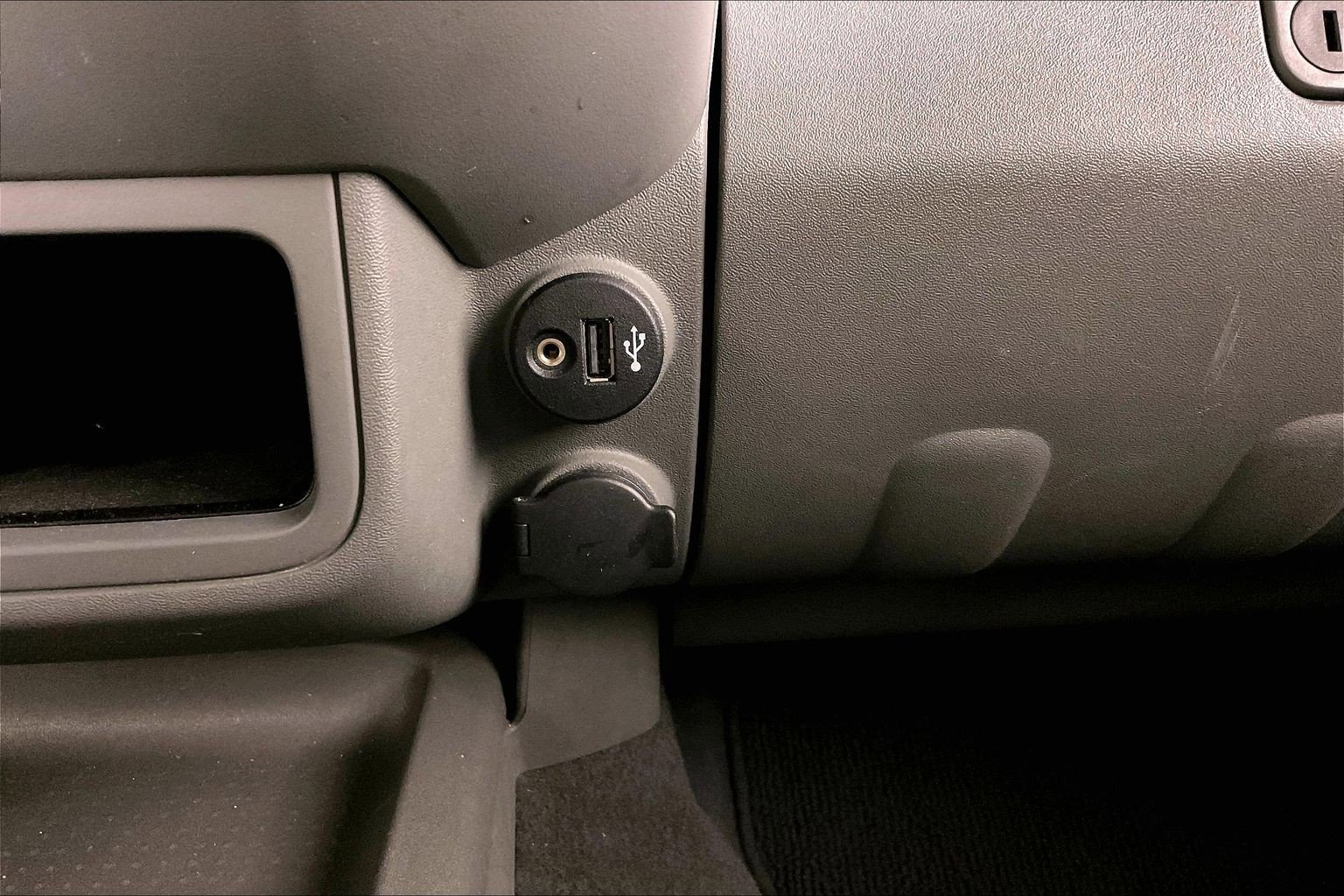 Used 2019 Nissan Frontier SV AWD/4WD image 35