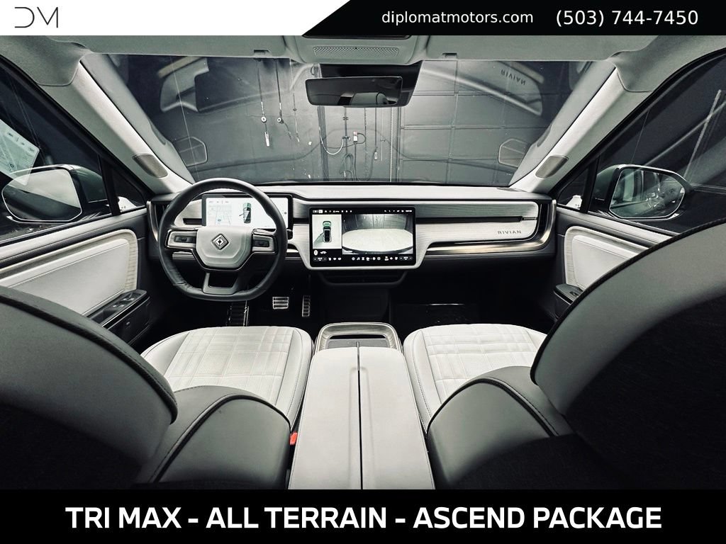 Used 2025 Rivian R1S Premium AWD/4WD image 40