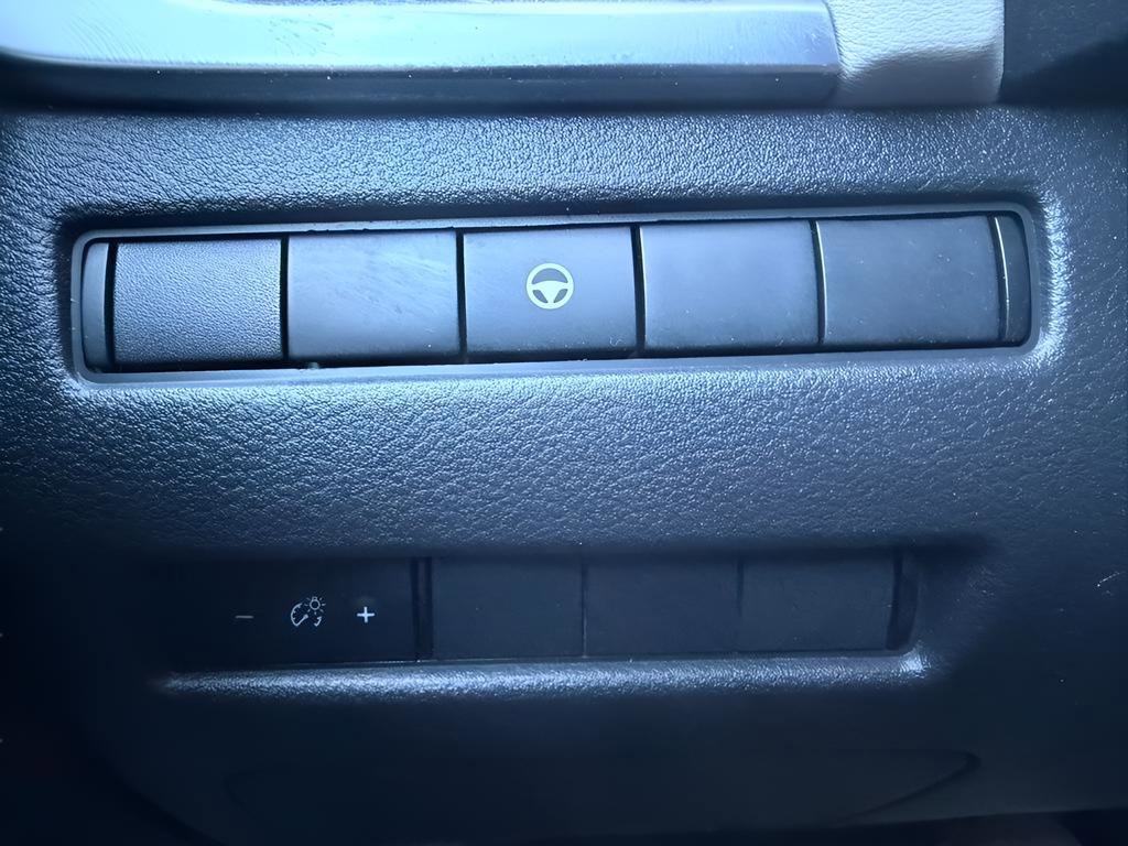 Certified 2022 Nissan Rogue SV image 18